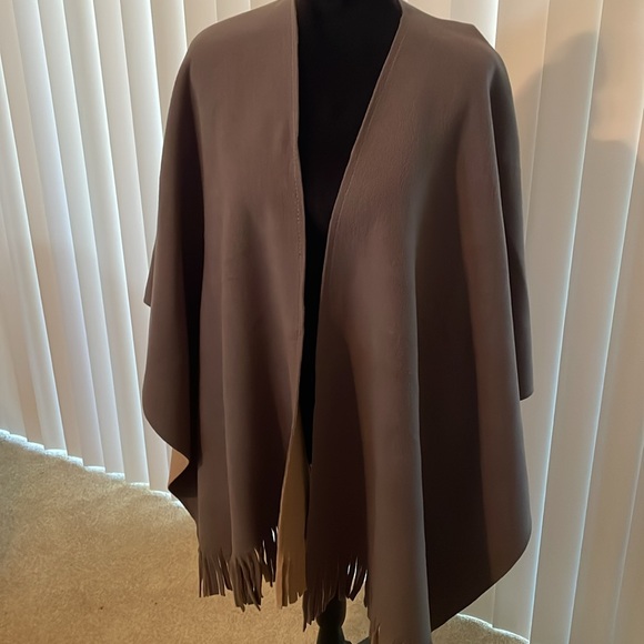 Reversible Fringed Open-Front Poncho. - Picture 2 of 5